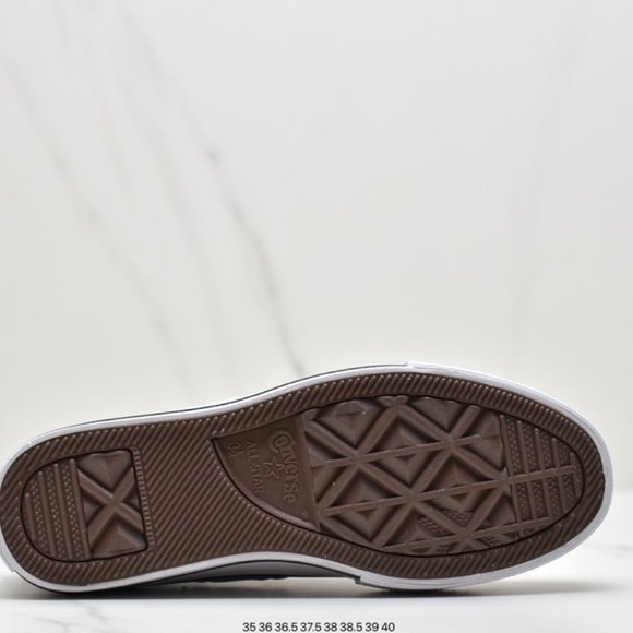 Athletic_Shoes